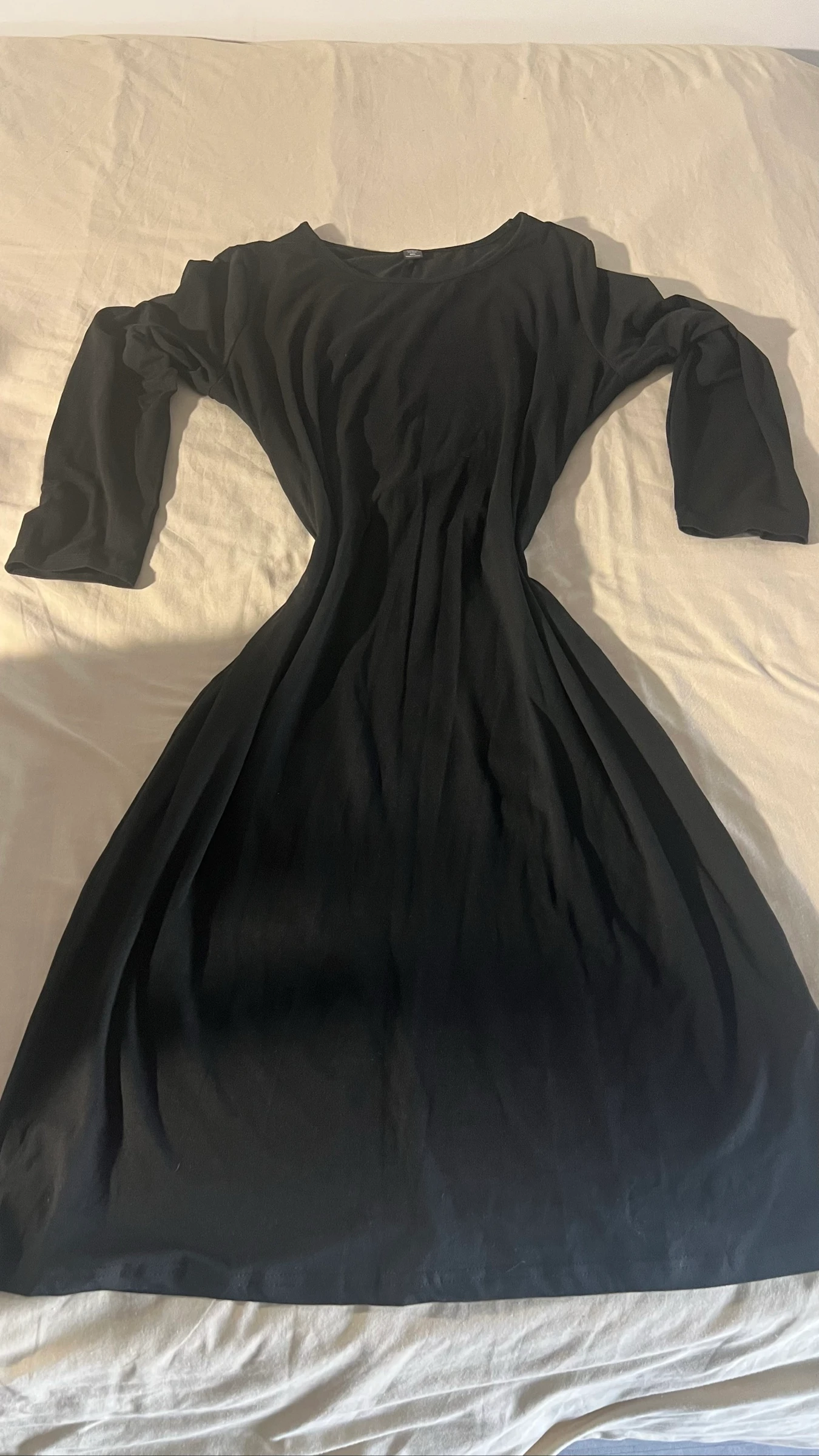 Robe midi ajustée élégante noire à manches longues – photo 2